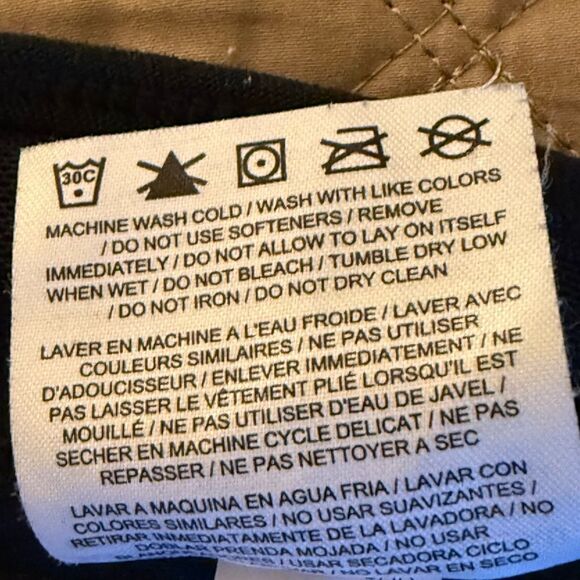 NWT Nike Dri-FIT Women’s Stay Warm Running Capri Leggings in Black. Size Small. - Picture 8 of 10